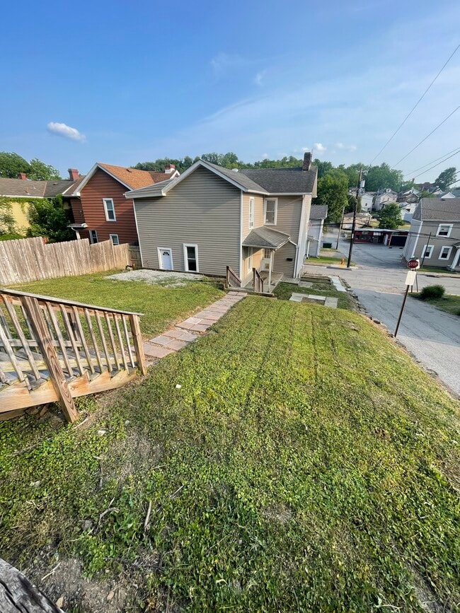 Building Photo - 601 Mt Pleasant St