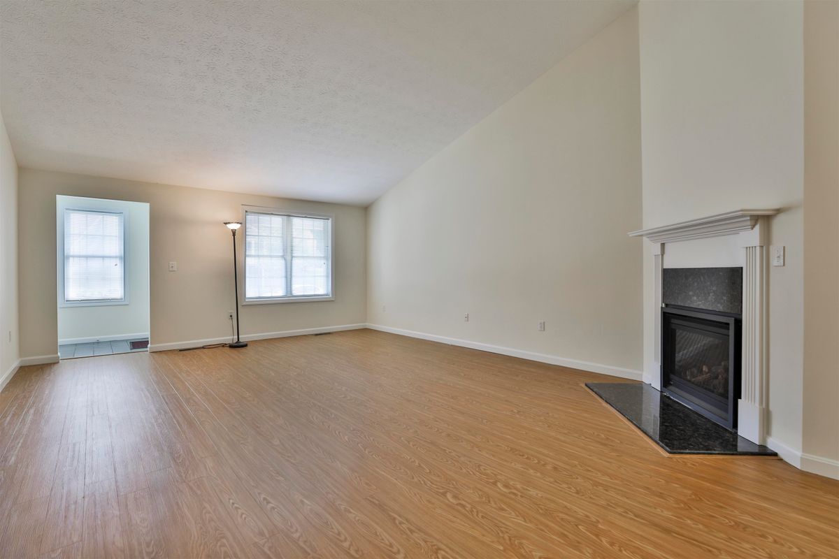 Building Photo - 4 Myopia Ln