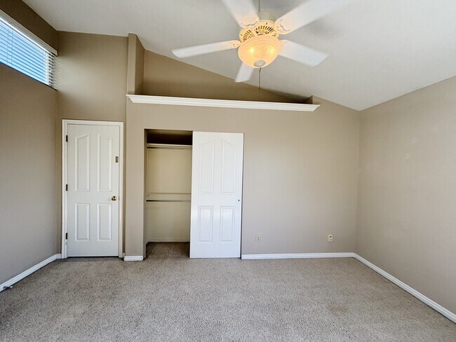 Building Photo - 10152 Snow Iris Way