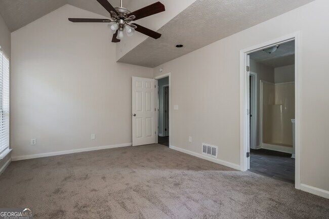 Building Photo - 242 Fairview Point