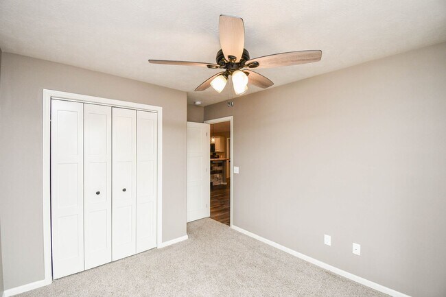 Building Photo - 5 Bedroom 3 Bathroom Single Family Home North Sioux Falls!