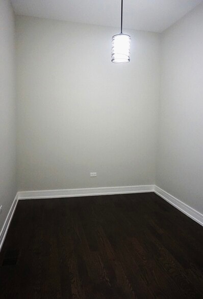 Bedroom - 5436 S Aberdeen St