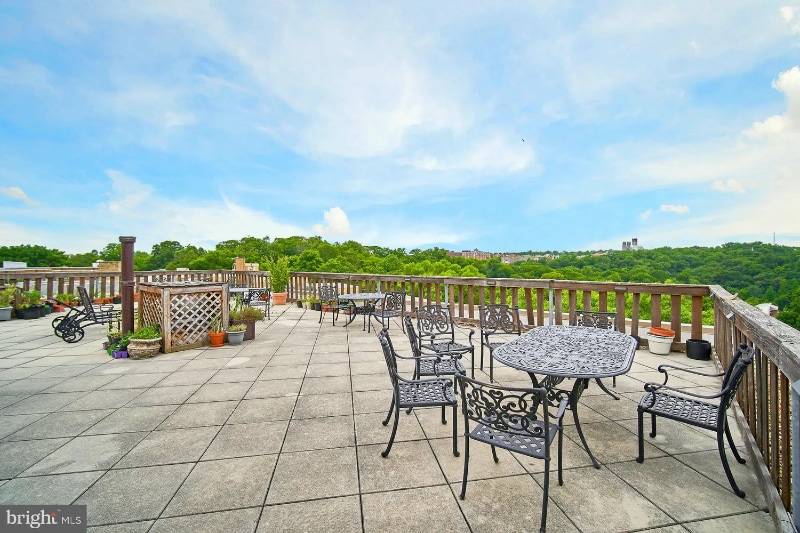 Building Photo - 1801 Clydesdale Pl NW