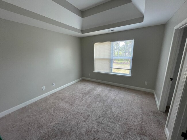 Building Photo - 96 Castlebay Dr