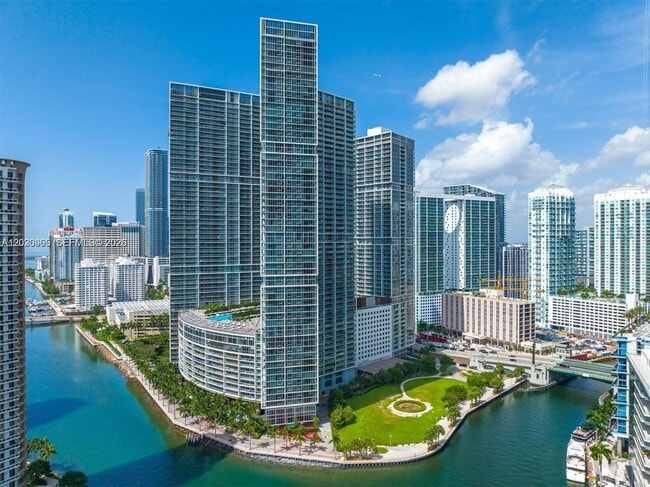 Building Photo - 475 Brickell Ave