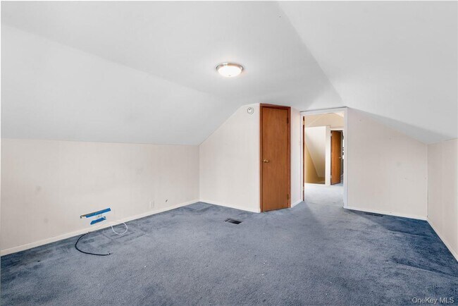 Building Photo - 48 Quaker Hill Rd
