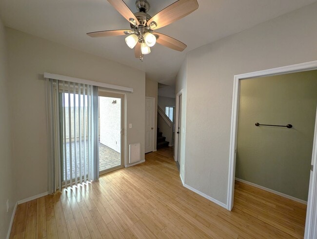 Building Photo - 2 Bedroom Townhome in the Stone Gate Commu...