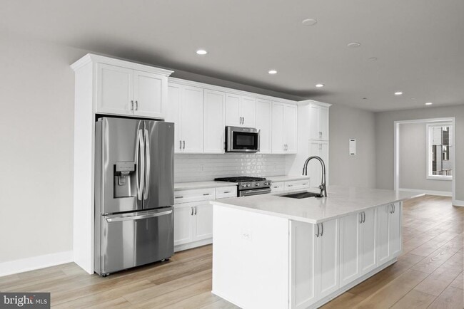 Building Photo - 2150 Northbank Pl