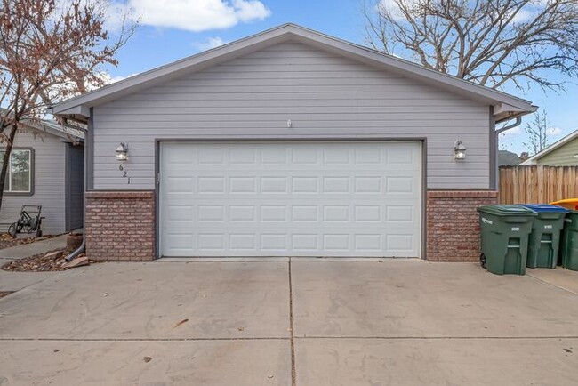 Building Photo - Beautiful Ranch-Style Home with Modern Ame...