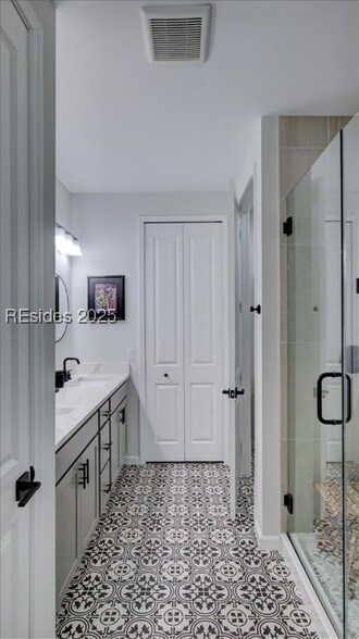 Building Photo - 1571 Shoreside Dr