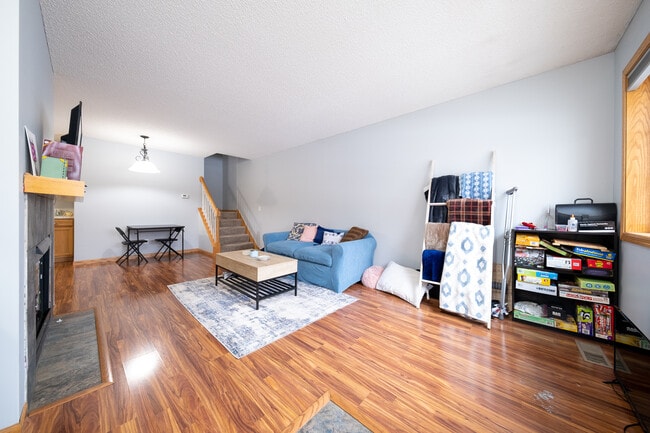 Building Photo - 17326 Lilac Ln SE