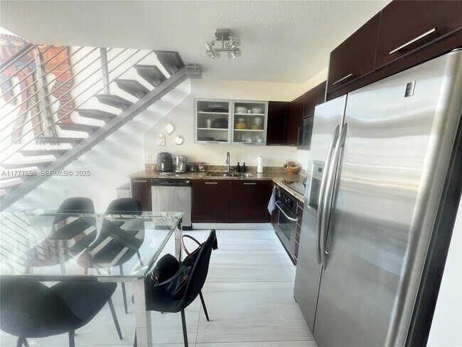 Building Photo - 41 SE 5th St