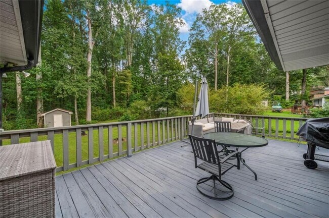 Building Photo - 6207 Moss Dr