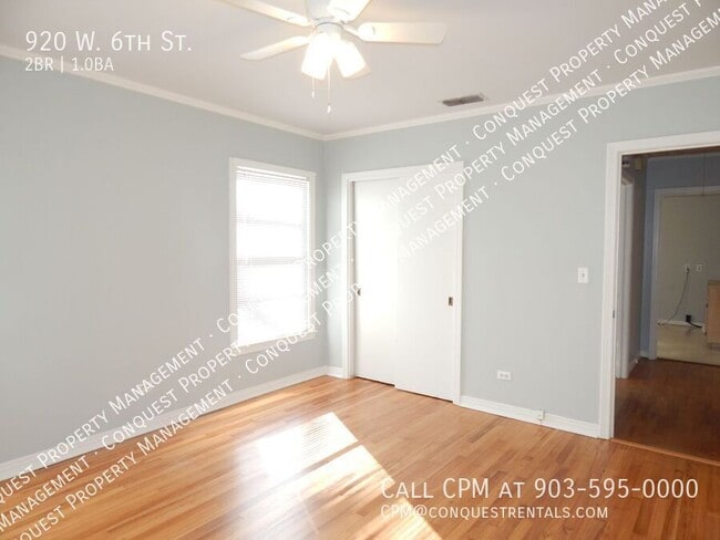 Building Photo - 920 W 6th St