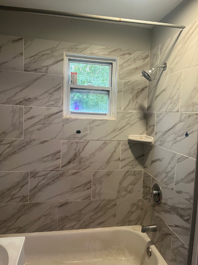 Building Photo - 1210 Anderson St