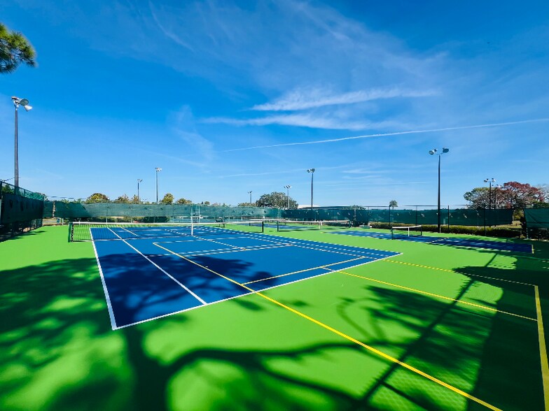 Building Photo - 3700 Southpointe Dr