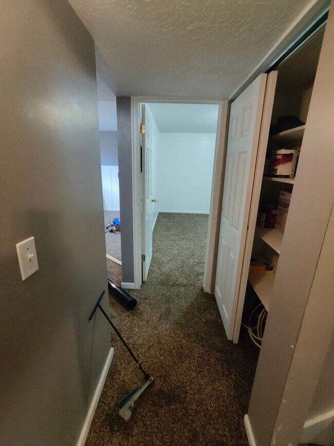 Building Photo - 1121 W 2200 N