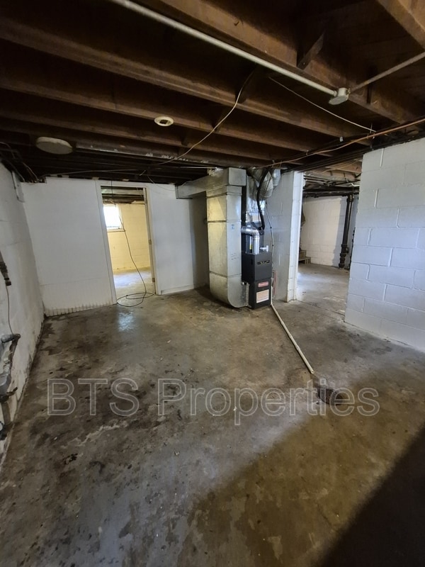 Building Photo - 3616 NE Monroe St