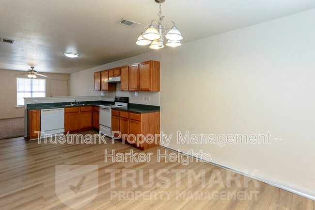 Building Photo - 411 Brittney Way