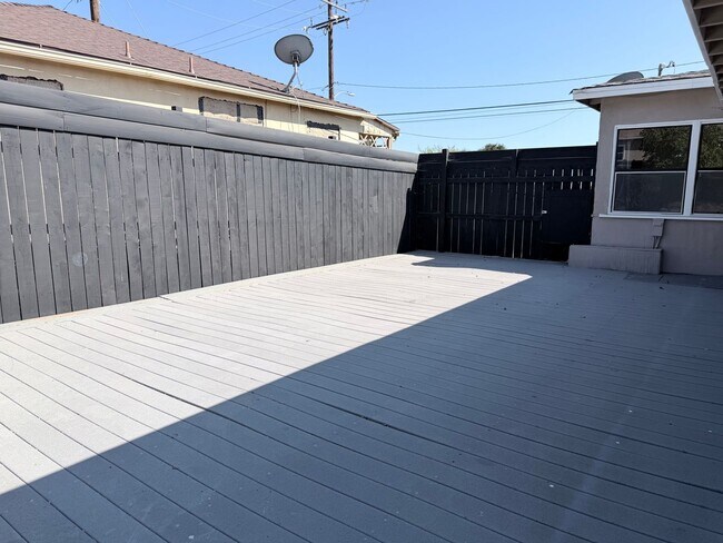 Building Photo - 3082 Thurin Ave