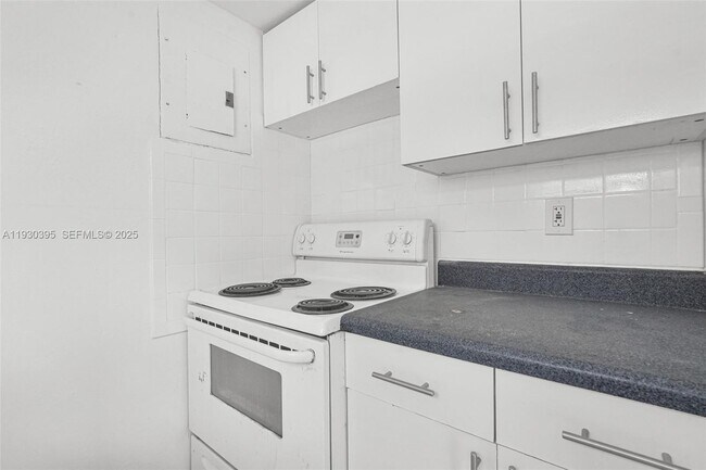 Building Photo - 8295 NE Miami Ct