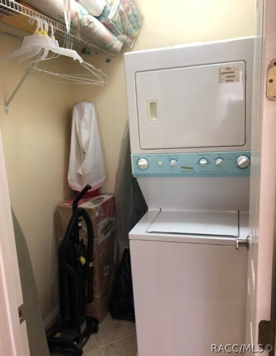 Building Photo - 334 W Pearson St