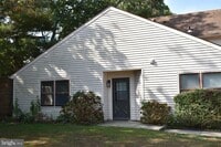 Building Photo - 27 Pin Oak Ln