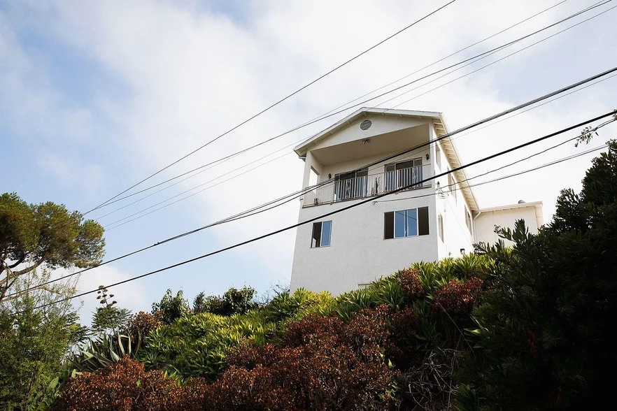 Building Photo - 2001 N Alvarado St