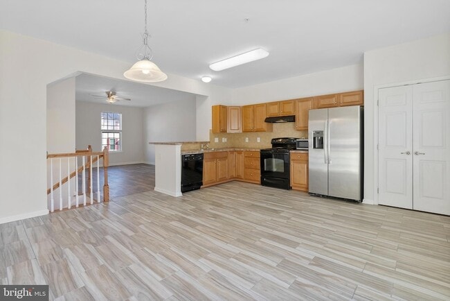 Building Photo - 407 Susan Cir