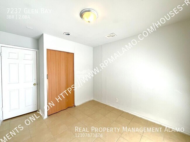 Building Photo - 7237 Glen Bay Dr