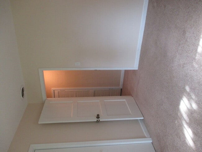 Building Photo - 7405 N Pine St