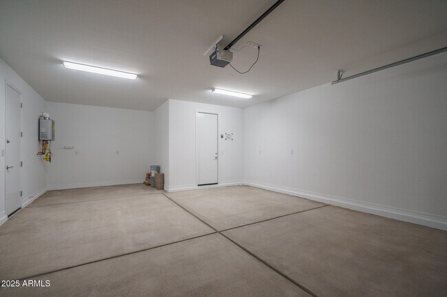 Building Photo - 9036 S 169th Dr