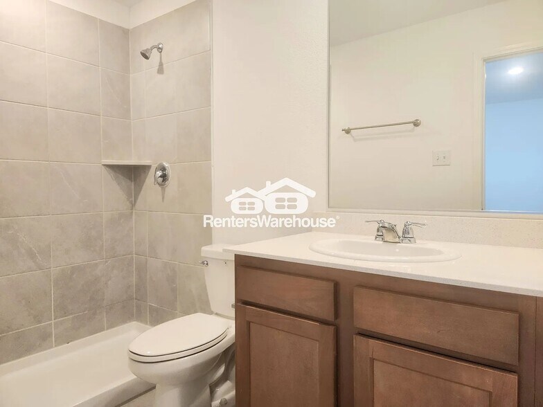 Building Photo - 131 Plumcove Dr