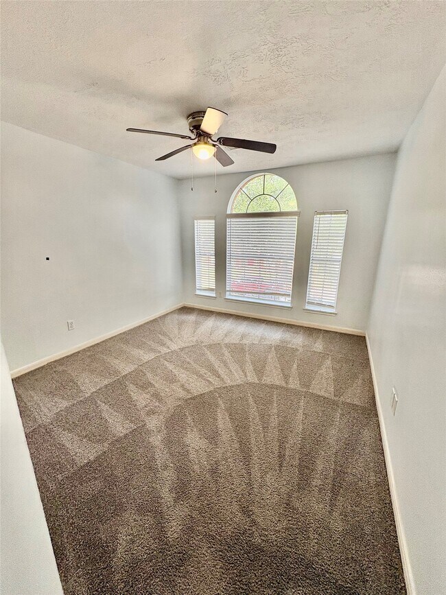 Building Photo - 6206 Paddle Wheel Dr