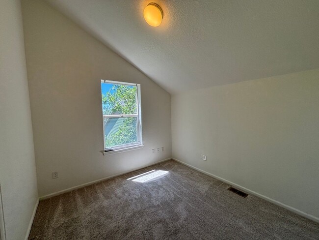 Building Photo - Rent Reduced! 3 Bedrooms, 2.5 Baths & a Layout Designed for Living