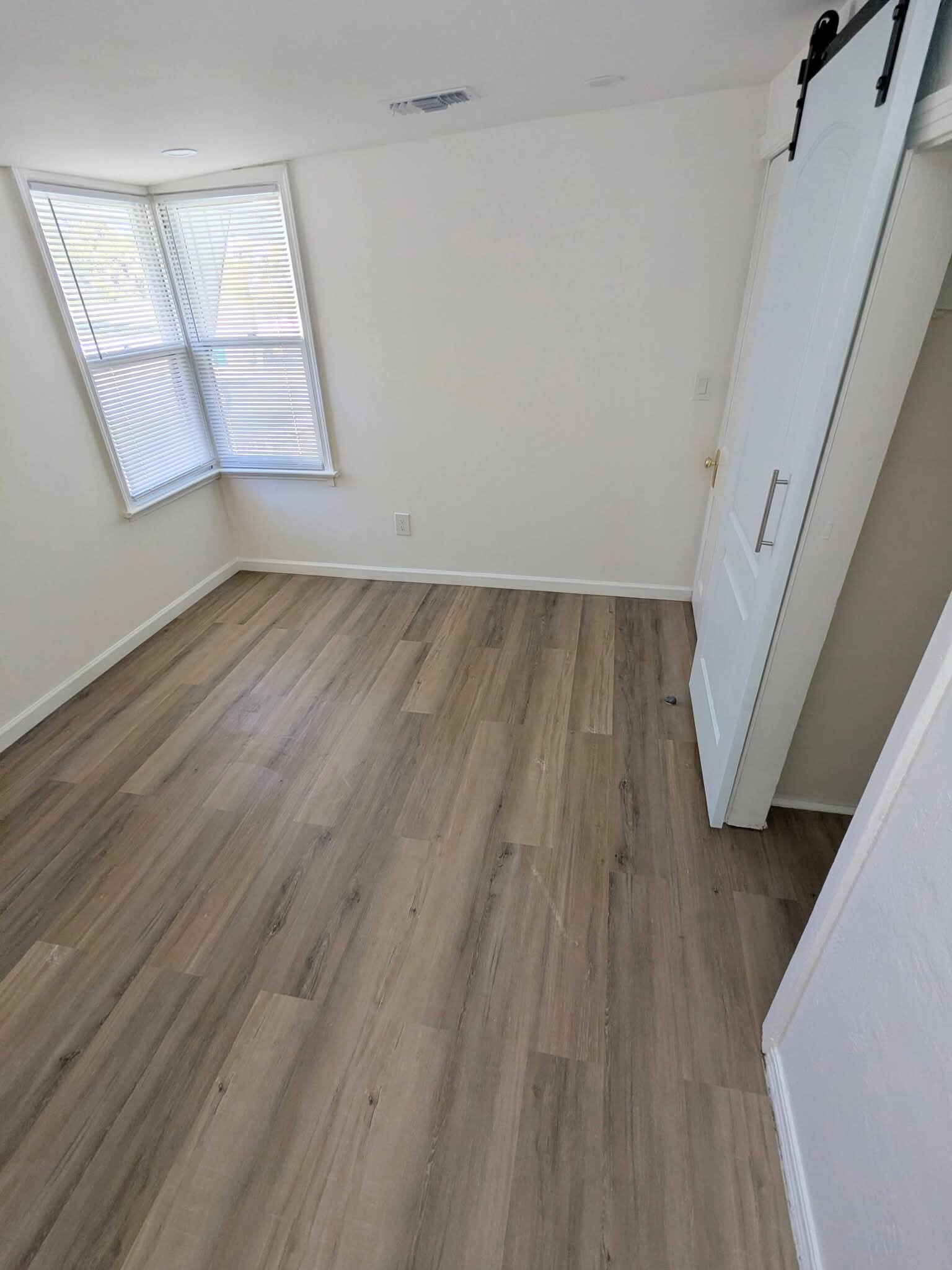 Building Photo - 209 10th St