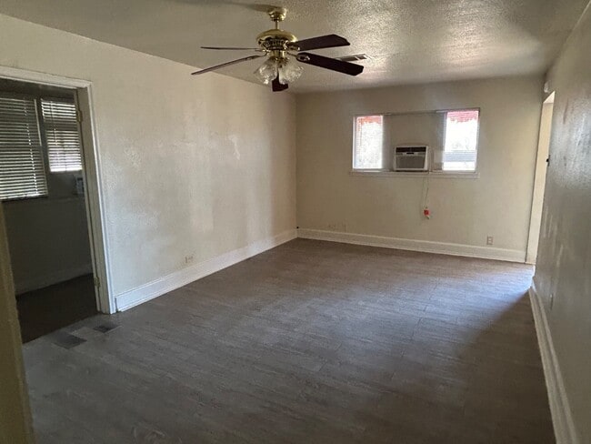 Building Photo - 206 S Pecos St