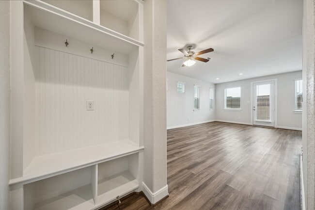 Building Photo - 9817 Prairie Garden Ln