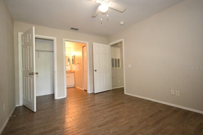 Building Photo - 5904 Willow Ridge Dr