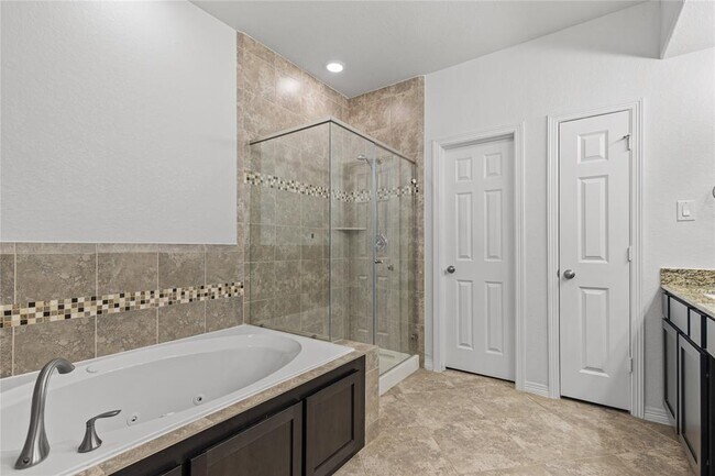 Building Photo - 1507 Peyton Oaks Pl