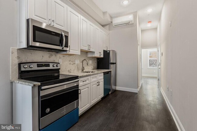 Building Photo - 624 N 35th St