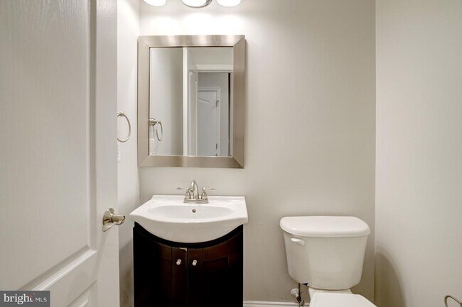 Building Photo - 6927 Rolling Creek Way