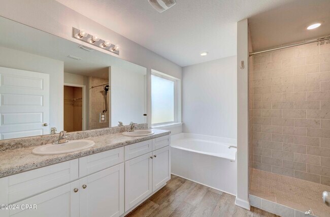Building Photo - 7177 Ellie B Dr
