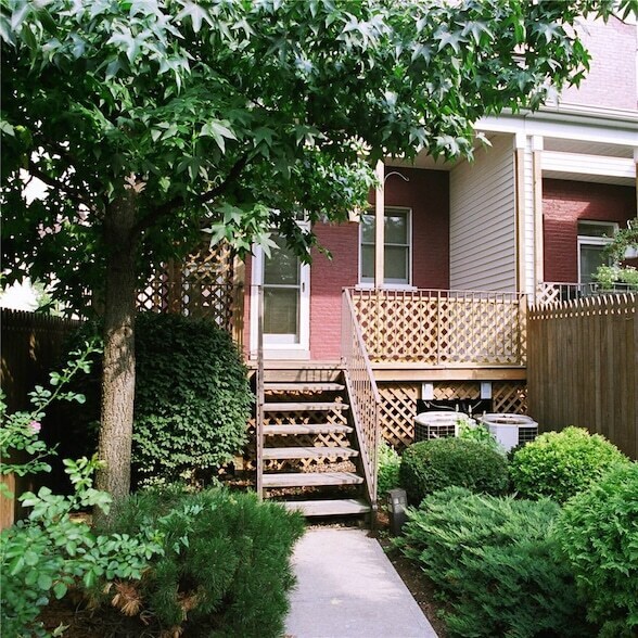 Building Photo - 326 Hailman St