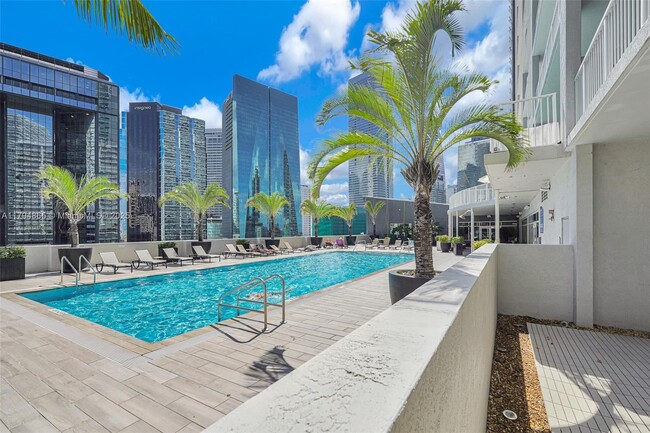 Building Photo - 1250 S Miami Ave