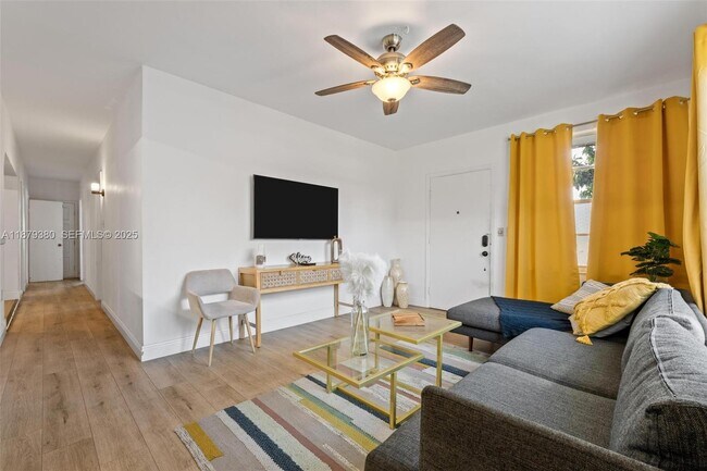 Building Photo - 2453 SW 17th St