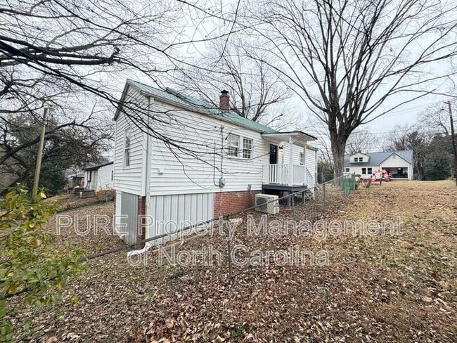 Building Photo - 231 Fairview Dr