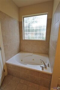 Building Photo - Summerwood Villas 3BR 2BA