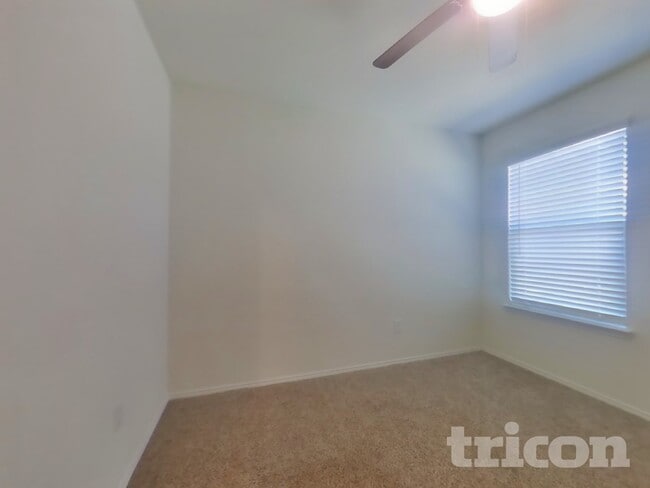 Building Photo - 14469 Cloudview Way