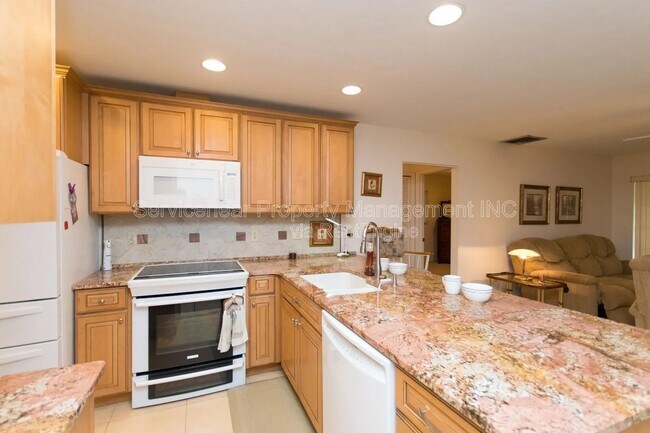 Building Photo - 423 Whispering Oaks Ct
